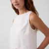Crop-Top aus Leinenmischung mit Spitzenbesatz am Saum