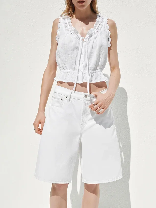 Crop-Top mit Peplum und Ösen-Bindeband vorne
