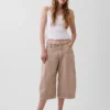 Culotte-Hose mit mittlerer Leibhöhe und Gürtel