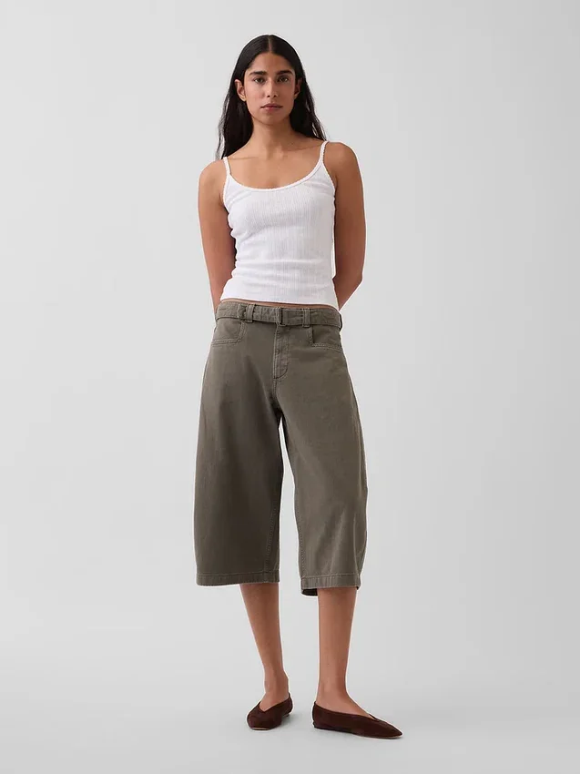 Culotte-Hose mit mittlerer Leibhöhe und Gürtel