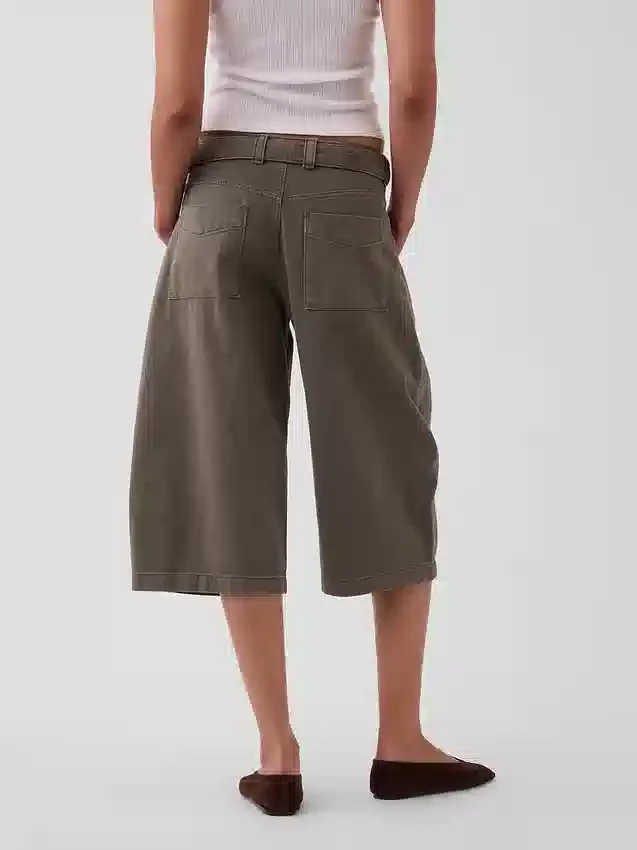 Culotte-Hose mit mittlerer Leibhöhe und Gürtel