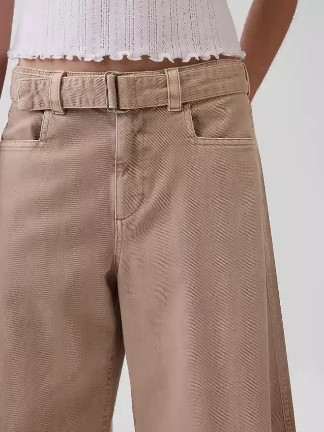 Culotte-Hose mit mittlerer Leibhöhe und Gürtel