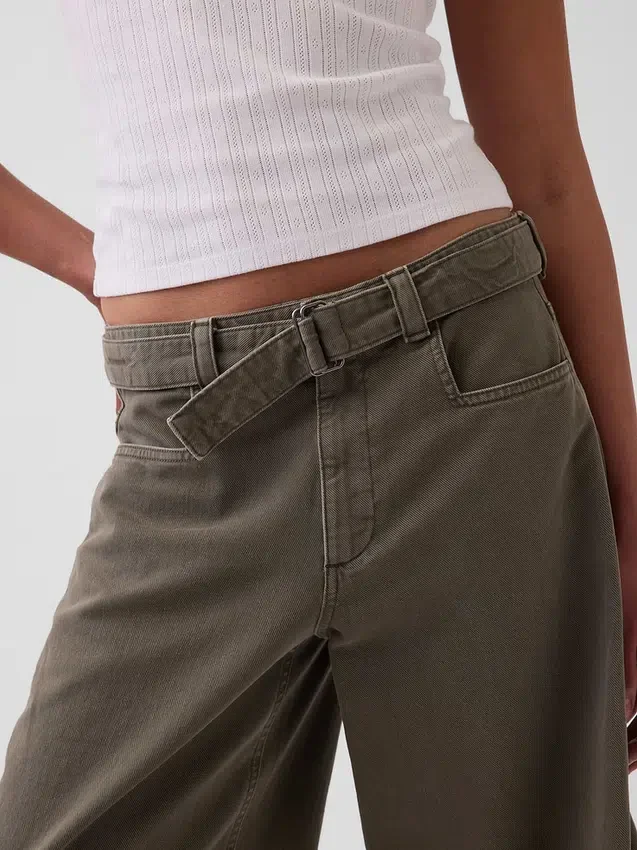 Culotte-Hose mit mittlerer Leibhöhe und Gürtel