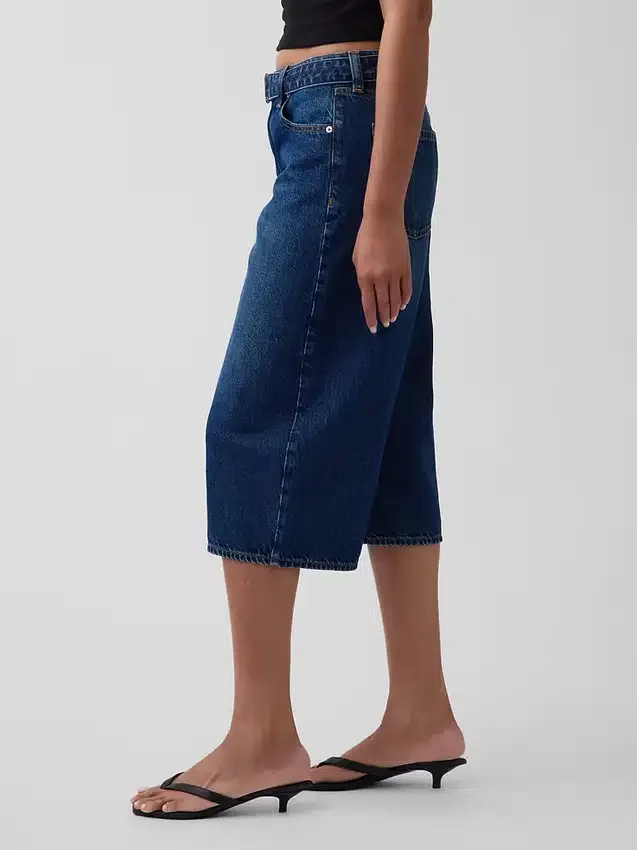 Culotte-Jeans mit hoher Leibhöhe und Gürtel