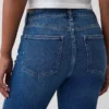 Curvy High-Rise-Jeans im 90er-Jahre-Slim-Straight-Schnitt