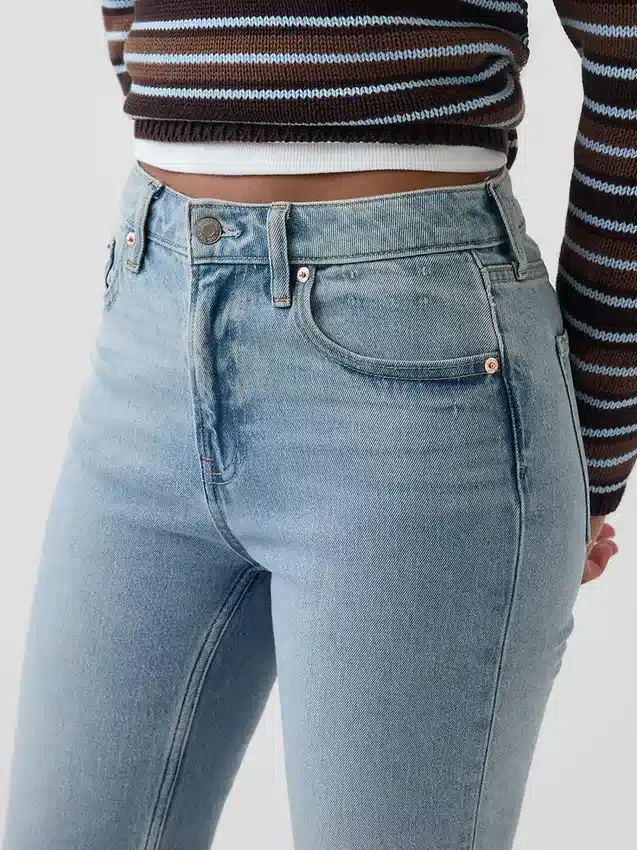Curvy High-Rise-Jeans im 90er-Jahre-Slim-Straight-Schnitt