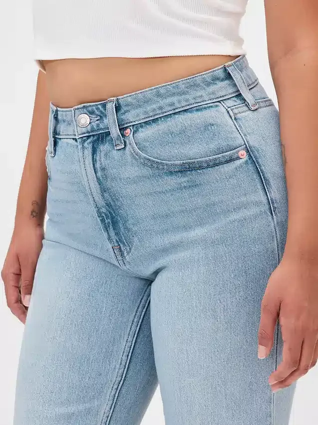Curvy High-Rise-Jeans im 90er-Jahre-Slim-Straight-Schnitt