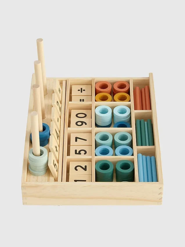 Das Lernspielzeug-Set „Math Path“