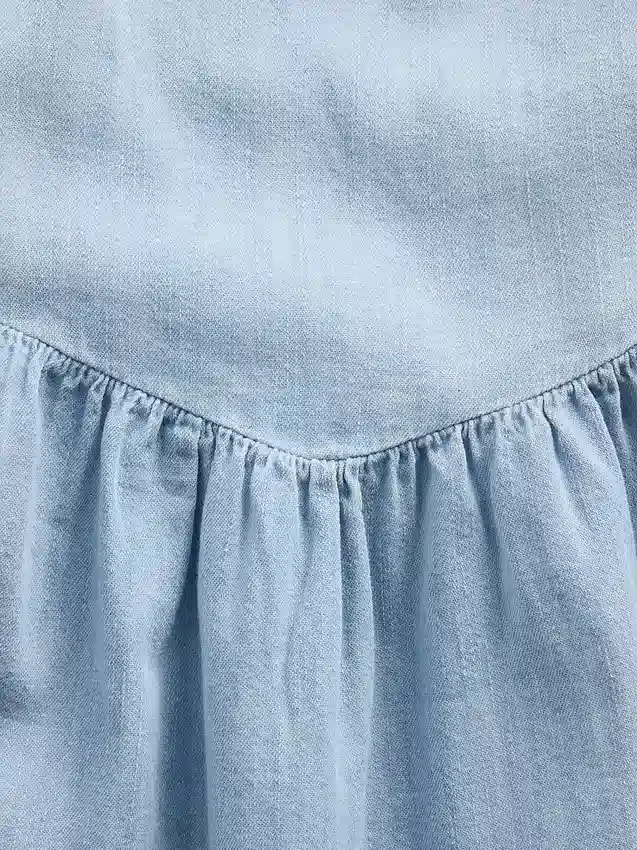 Denim-Kleid mit Flatterärmeln und Herzausschnitt