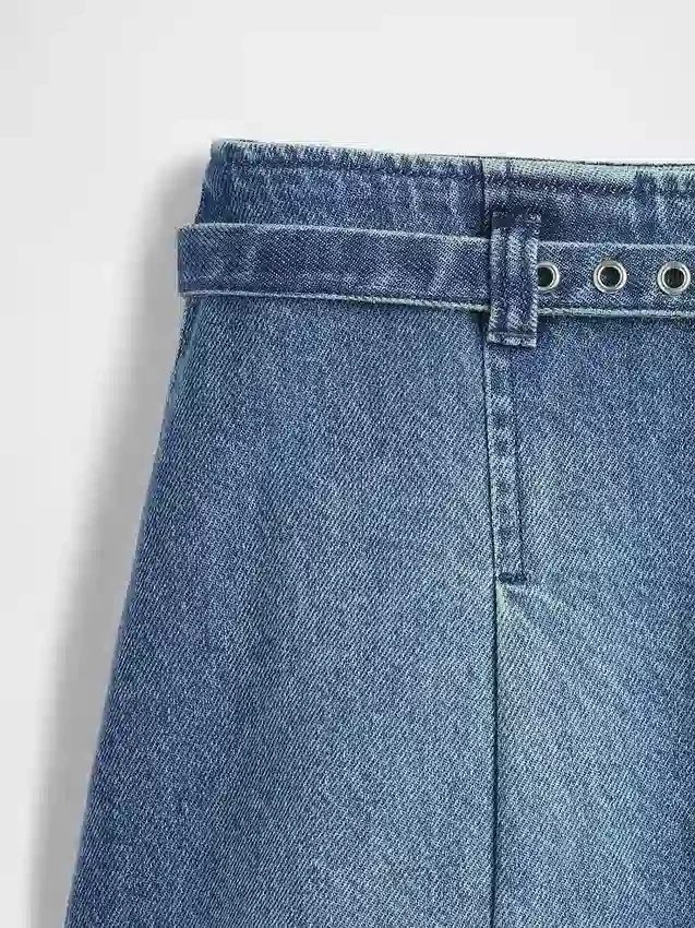 Denim-Minirock mit Gürtel
