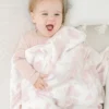 Die „Spring Toile“-Bambus-Babydecke von The Gilded Bird
