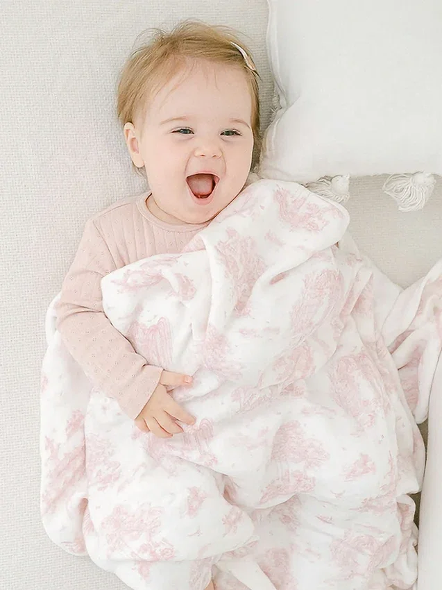 Die „Spring Toile“-Bambus-Babydecke von The Gilded Bird