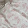 Die „Spring Toile“-Bambus-Babydecke von The Gilded Bird