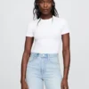 Eng anliegender Jersey-T-Shirt-Bodys mit String