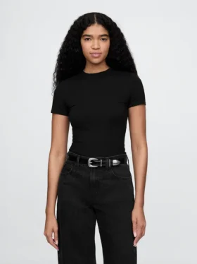 Eng anliegender Jersey-T-Shirt-Bodys mit String