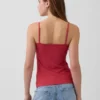 Eng anliegendes Basic-Trägertop