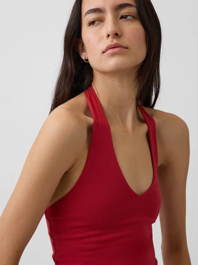 Eng anliegendes, kurzes Neckholder-Oberteil
