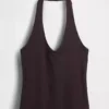 Eng anliegendes, kurzes Neckholder-Oberteil