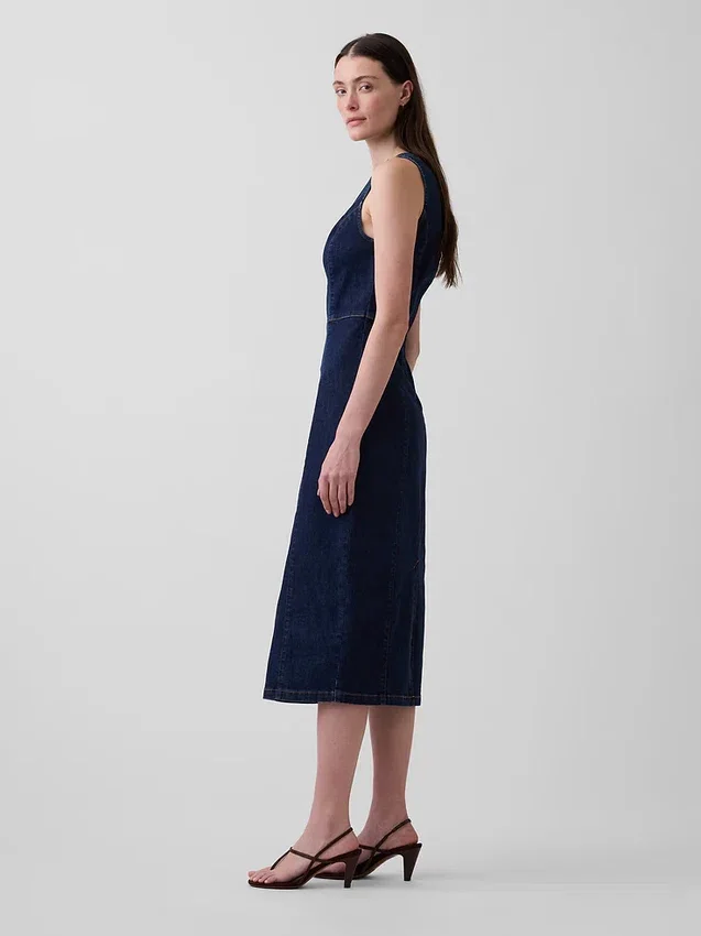 Eng anliegendes Midi-Kleid aus Denim