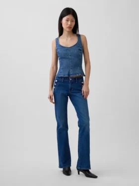 Eng anliegendes Peplum-Oberteil aus Denim