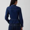 Eng anliegendes Peplum-Oberteil aus Denim