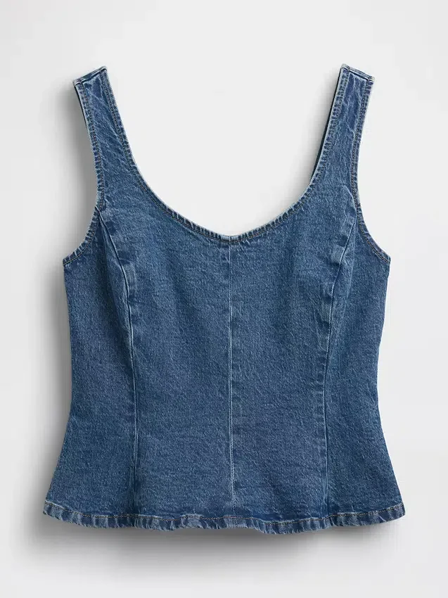Eng anliegendes Peplum-Oberteil aus Denim
