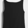Eng gestricktes Jersey-Oberteil mit U-Boot-Ausschnitt