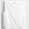 Eng gestricktes Jersey-Oberteil mit U-Boot-Ausschnitt