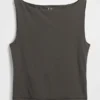 Eng gestricktes Jersey-Oberteil mit U-Boot-Ausschnitt