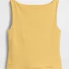 Eng gestricktes Jersey-Oberteil mit U-Boot-Ausschnitt
