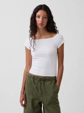 Engmaschiges Jersey-T-Shirt im Off-Shoulder-Crop-Stil