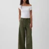 Engmaschiges Jersey-T-Shirt im Off-Shoulder-Crop-Stil