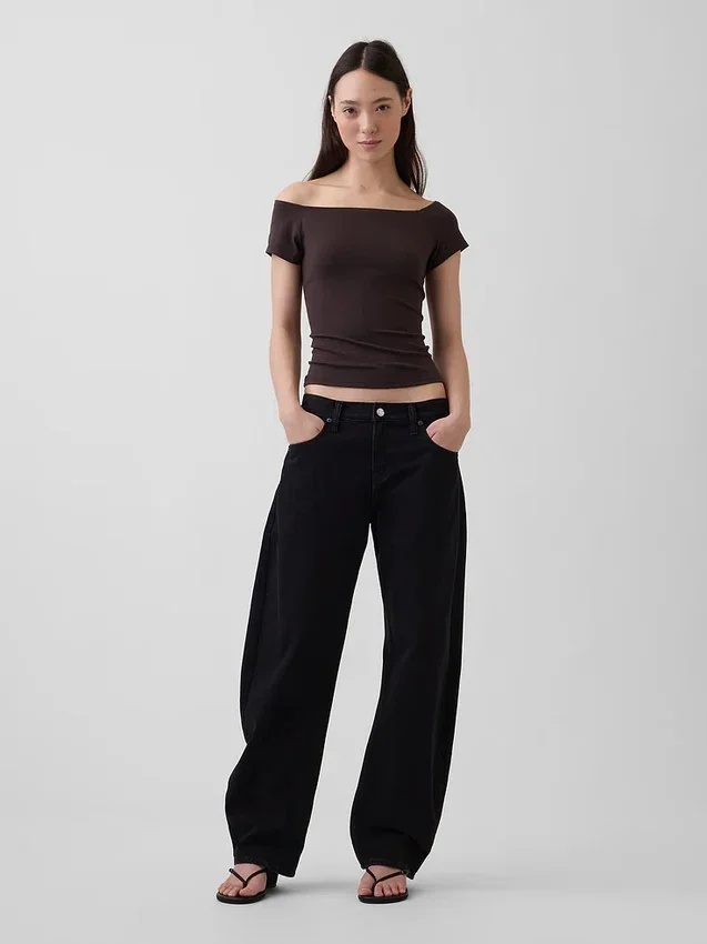 Engmaschiges Jersey-T-Shirt im Off-Shoulder-Crop-Stil