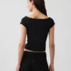 Engmaschiges Jersey-T-Shirt im Off-Shoulder-Crop-Stil