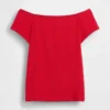 Engmaschiges Jersey-T-Shirt im Off-Shoulder-Crop-Stil