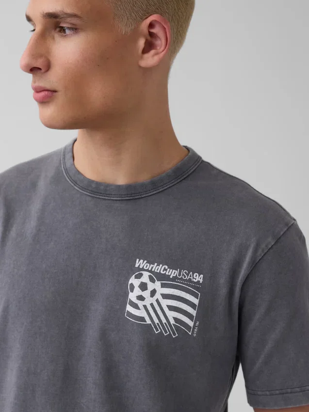 FIFA-Weltmeisterschaft™ T-Shirt mit Grafik in lockerer Passform