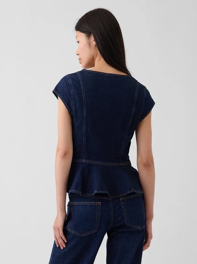 Figurbetontes Denim-Oberteil mit Flügelärmeln und Schößchen