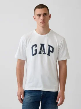 Gap-Arch Logo-T-Shirt