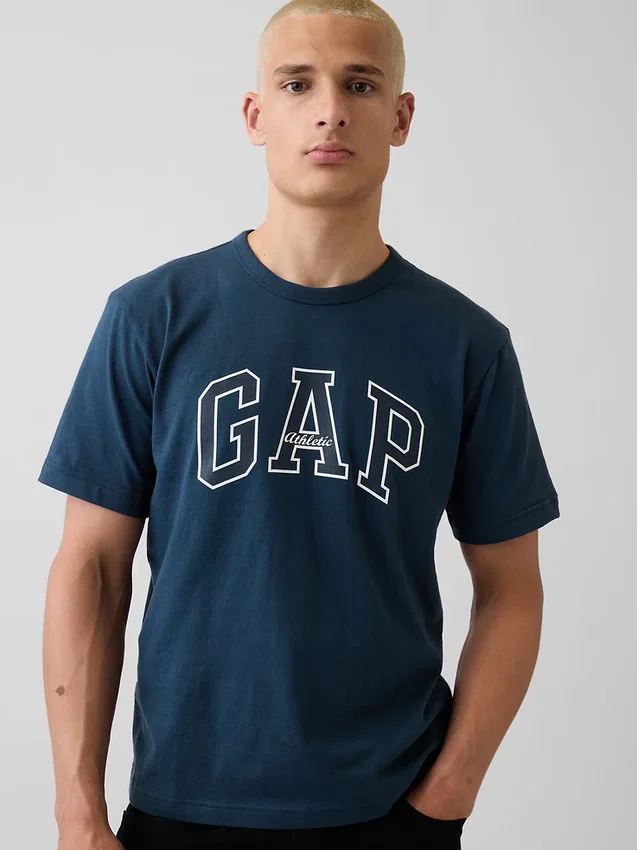 Gap-Arch Logo-T-Shirt