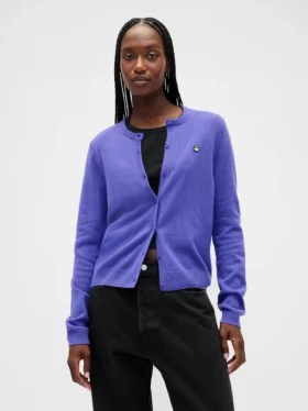 GAP × Disney „Tim Burtons The Nightmare Before Christmas“ CashSoft-Strickjacke mit Totenkopfmotiv