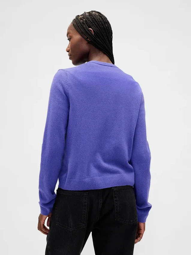 GAP × Disney „Tim Burtons The Nightmare Before Christmas“ CashSoft-Strickjacke mit Totenkopfmotiv