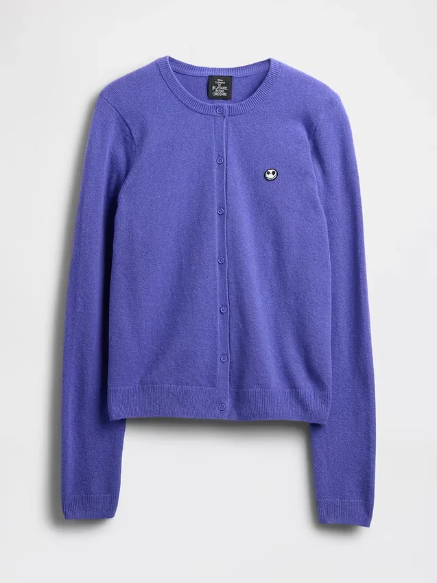 GAP × Disney „Tim Burtons The Nightmare Before Christmas“ CashSoft-Strickjacke mit Totenkopfmotiv
