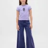 Gap × Disney „Tim Burtons The Nightmare Before Christmas“ Kinder-T-Shirt mit Grafik in geschrumpfter Passform