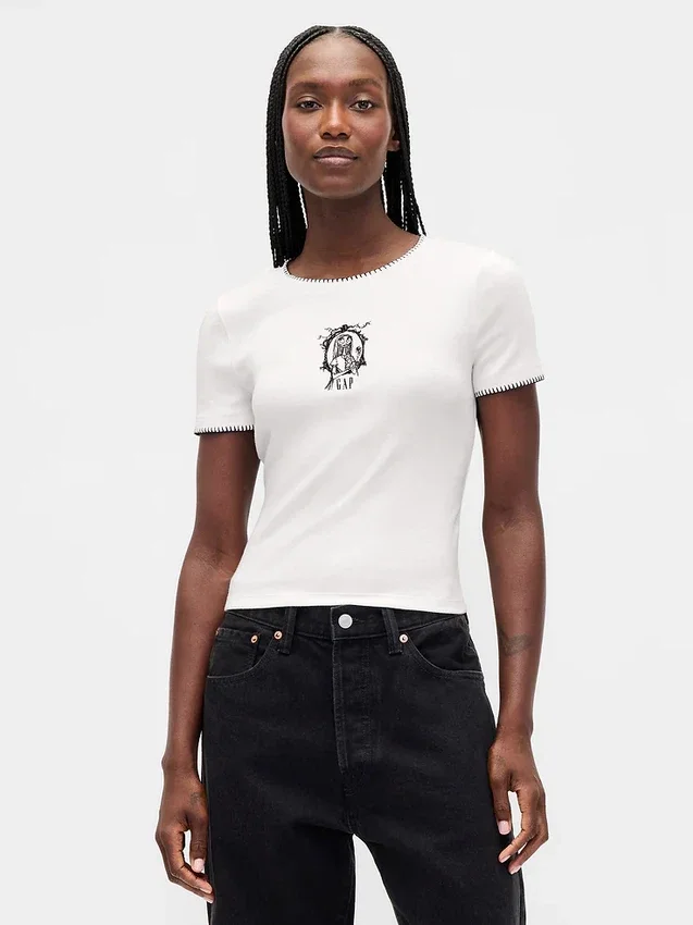 GAP × Disney: Tim Burtons „The Nightmare Before Christmas“ – Modernes, schmal geschnittenes T-Shirt