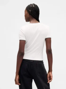 GAP × Disney: Tim Burtons „The Nightmare Before Christmas“ – Modernes, schmal geschnittenes T-Shirt