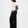 GAP × Disney: Tim Burtons „The Nightmare Before Christmas“ – Modernes, schmal geschnittenes T-Shirt