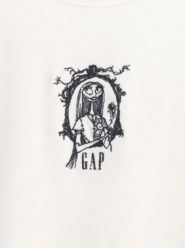GAP × Disney: Tim Burtons „The Nightmare Before Christmas“ – Modernes, schmal geschnittenes T-Shirt