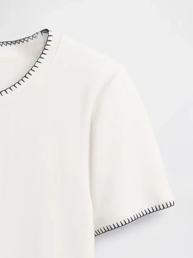 GAP × Disney: Tim Burtons „The Nightmare Before Christmas“ – Modernes, schmal geschnittenes T-Shirt