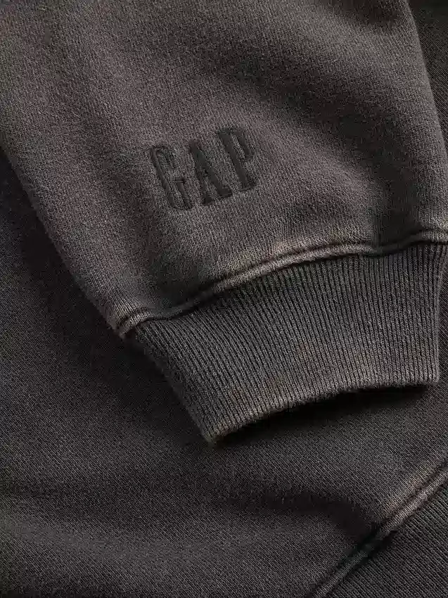 GAP × Disney „Tim Burtons The Nightmare Before Christmas“ – Schweres Sweatshirt mit Totenkopf-Motiv
