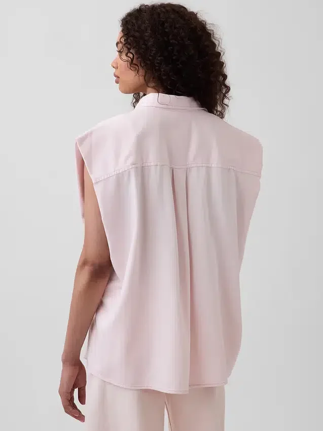 Gap × Hfr Ultrasoft-Denim-Hemd mit breiten Schultern aus der Kollektion von Nicole Benefield